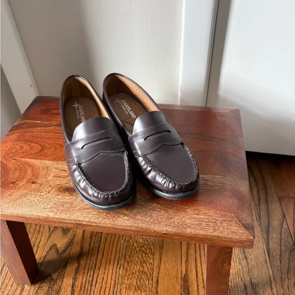 Eastland ll Women’s Brown Penny Loafers - Picture 2 of 6